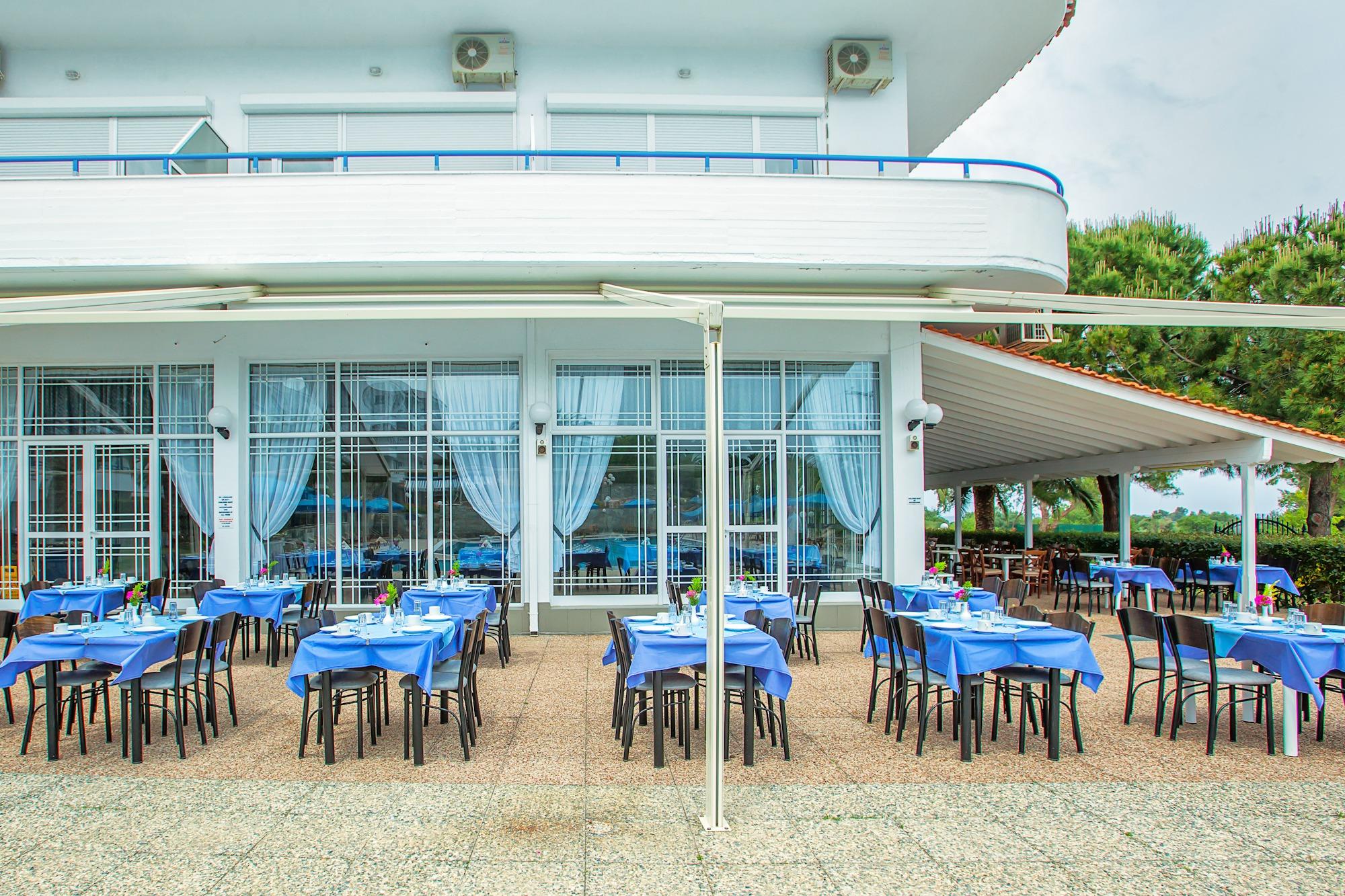 Xenios Port Marina Hotel Pefkochori Exterior photo
