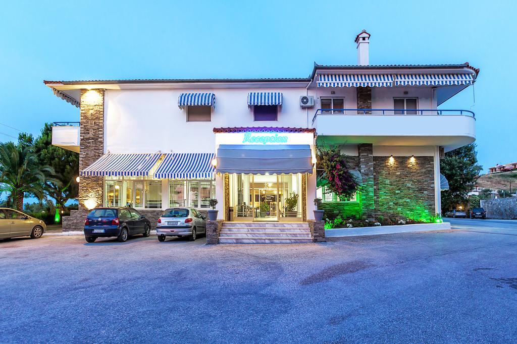 Xenios Port Marina Hotel Pefkochori Exterior photo