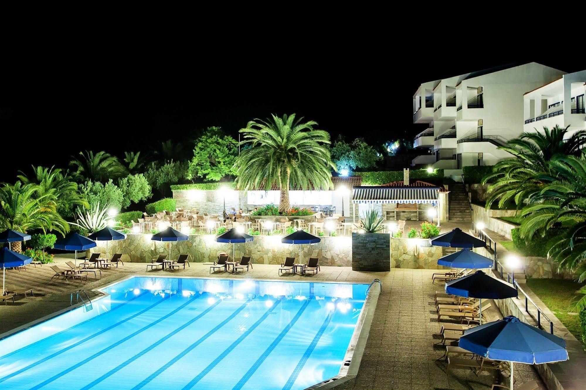 Xenios Port Marina Hotel Pefkochori Exterior photo